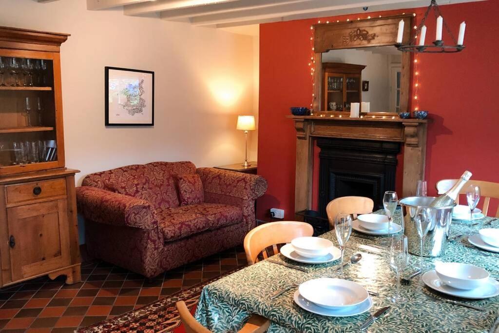 Stunning & Spacious House In Central Tenby Eksteriør bilde