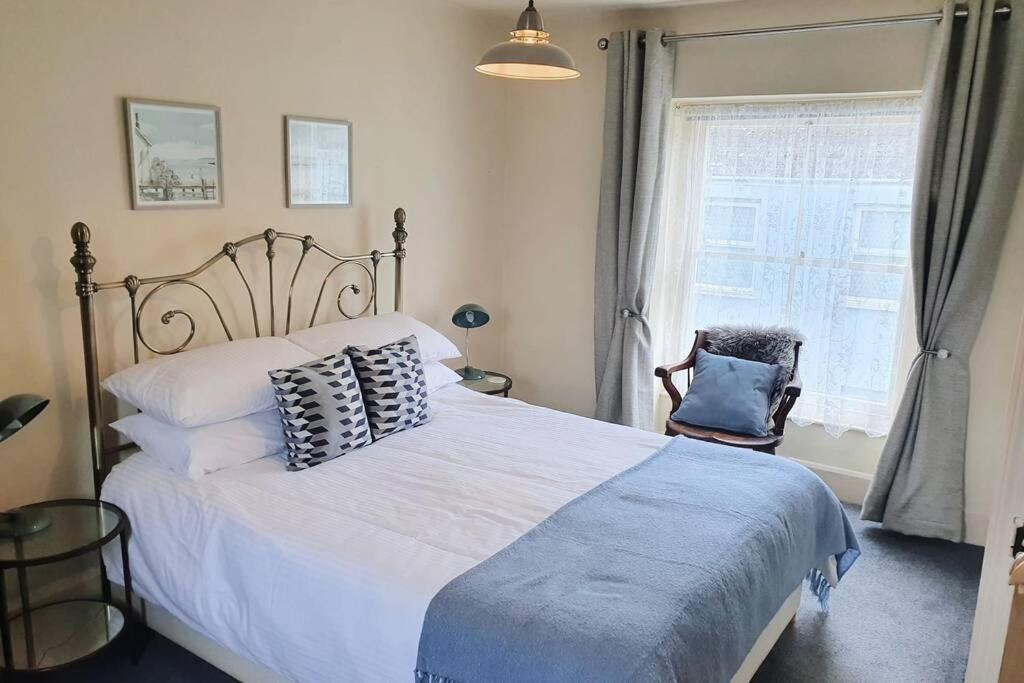 Stunning & Spacious House In Central Tenby Eksteriør bilde